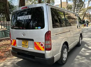 Toyota HiAce 2016 Silver