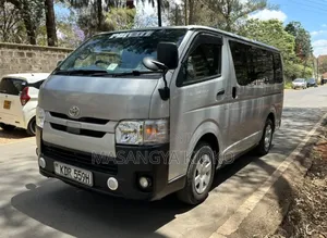 Toyota HiAce 2016 Silver