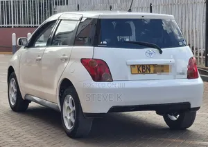 Toyota IST 2004 White
