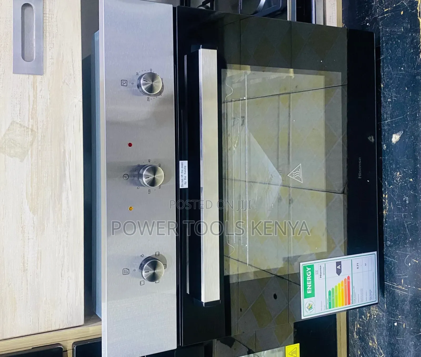 Hisense 60cm Built-in Electric Oven 75litres