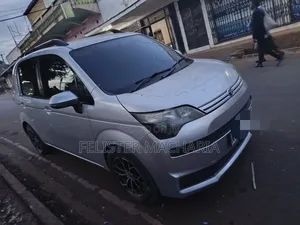 Toyota Spade 2015 Silver