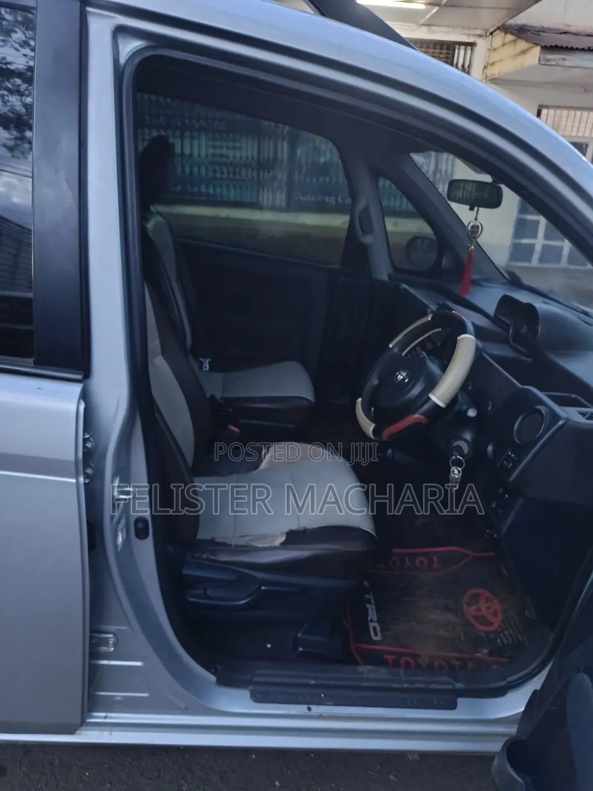Toyota Spade 2015 Silver
