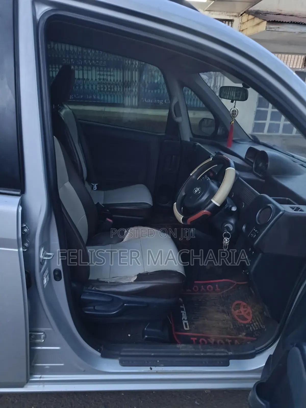 Toyota Spade 2015 Silver