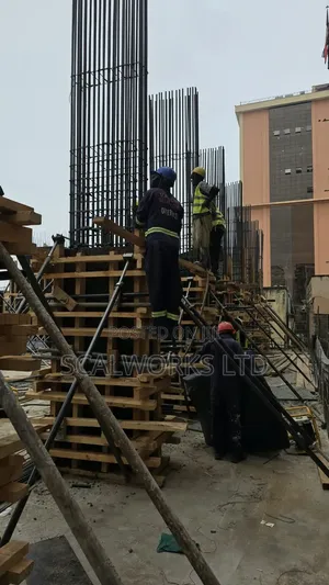 Adjustable Steel Props for Supporting Concrete Slabs in Mombasa