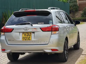 Toyota Voxy 2015 Silver