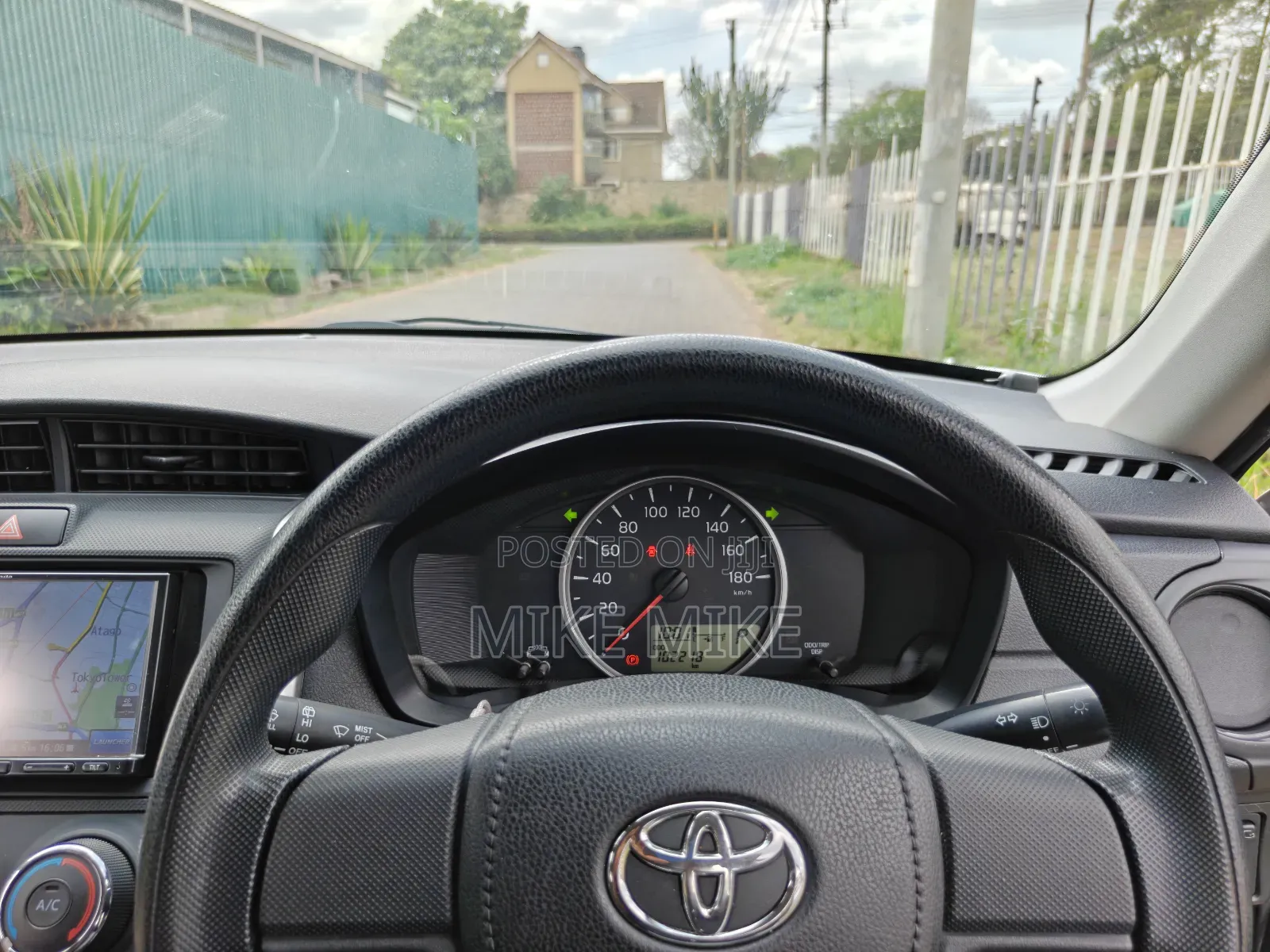 Toyota Voxy 2015 Silver