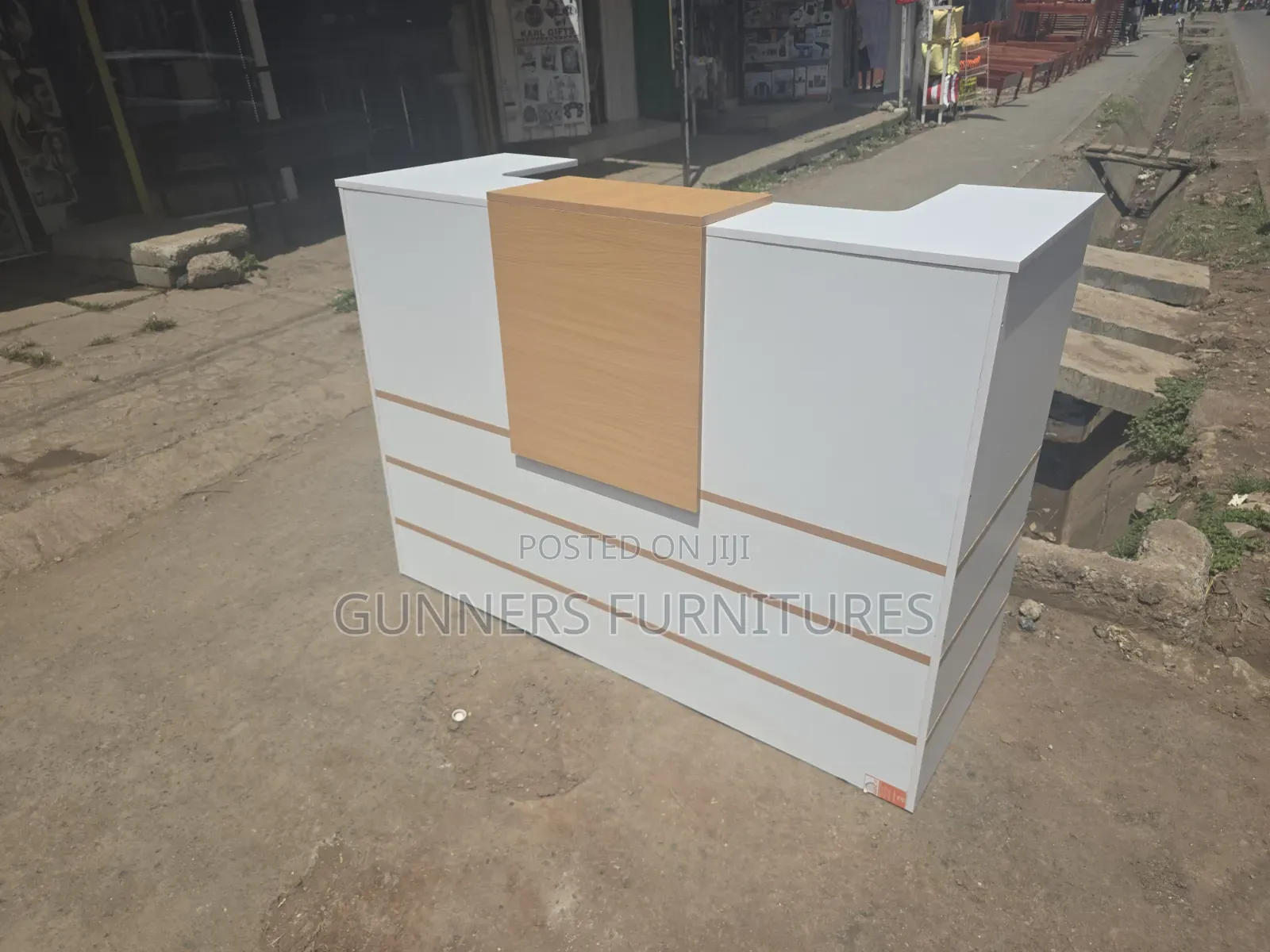 Modern Reception Counter