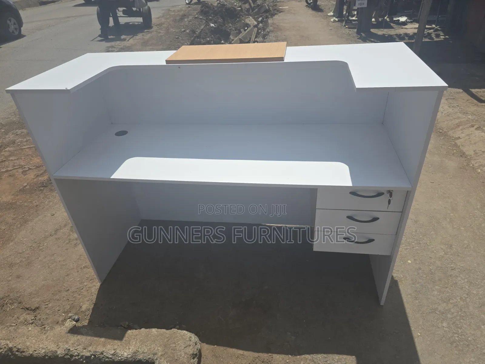 Modern Reception Counter