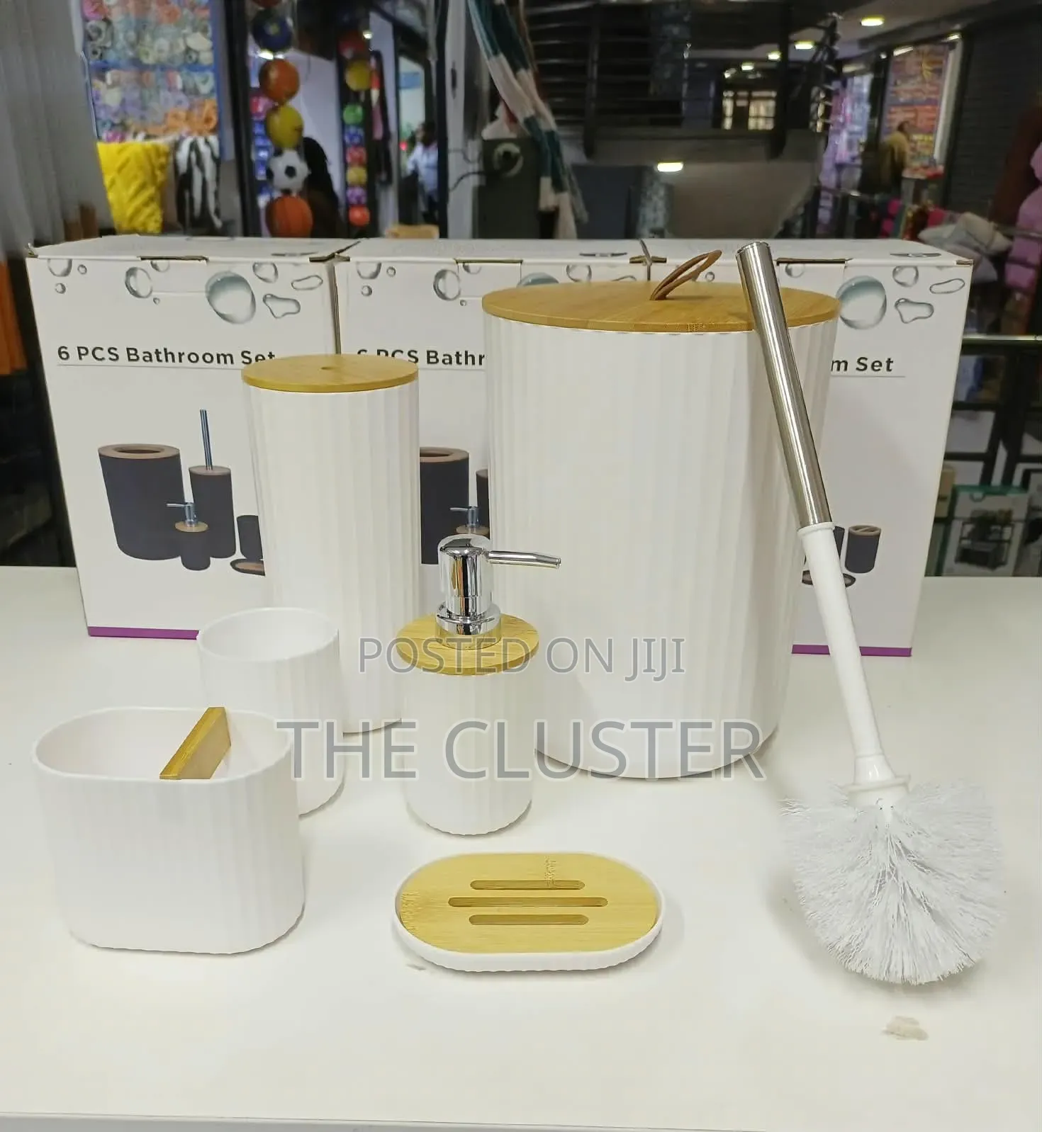 Ribbed 6pc Bathroom Set With Bamboo Lid