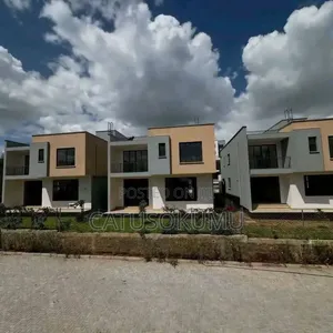 5bdrm Maisonette in Mlolongo, Gateway Mall Area for sale