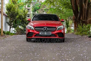 Mercedes-Benz C200 2019 Maroon