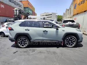 Toyota RAV4 2020 Green