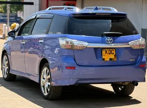 Toyota Wish 2014 Blue