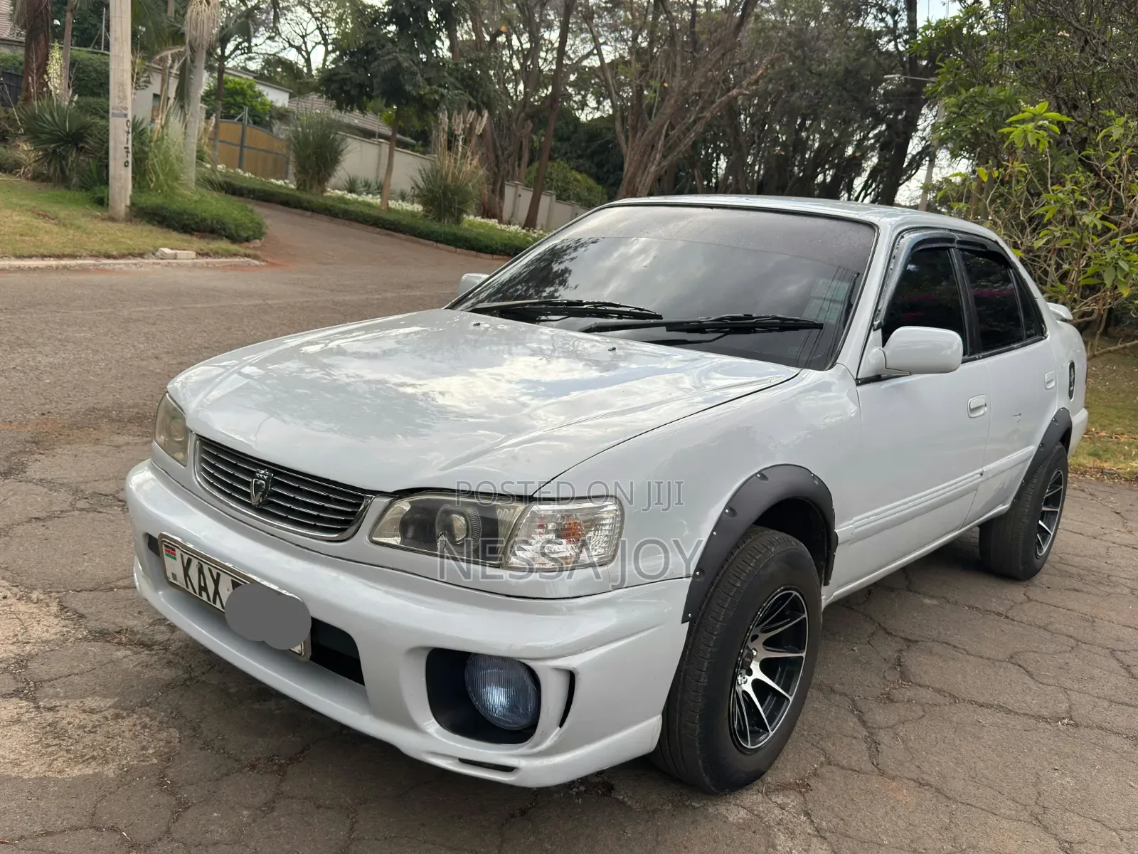 Toyota Corolla 2000 White