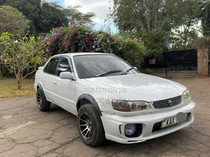 Toyota Corolla 2000 White