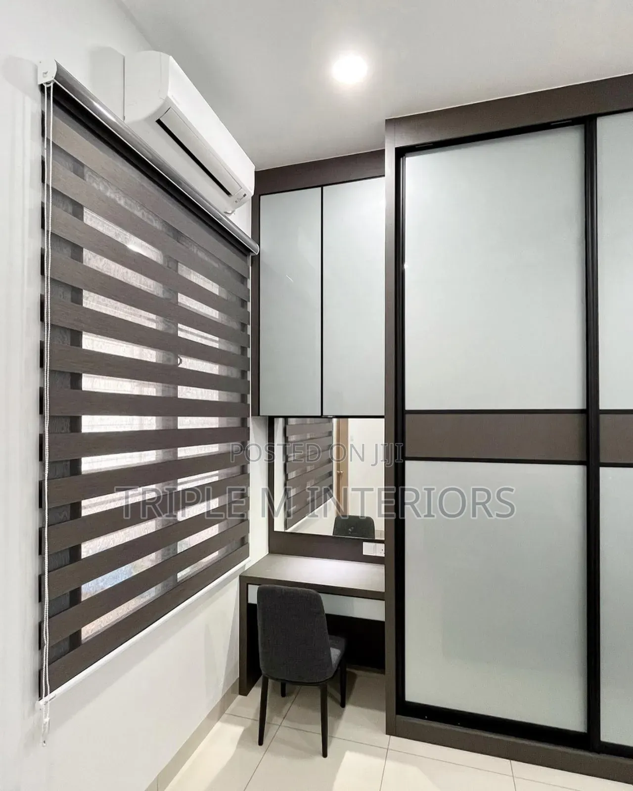Clean-Cut Business Office Horizontal Window Blinds