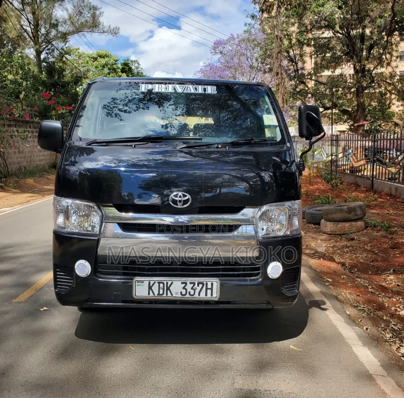 Toyota HiAce 2015 Black