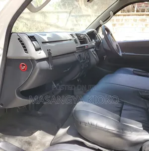 Toyota HiAce 2015 Black