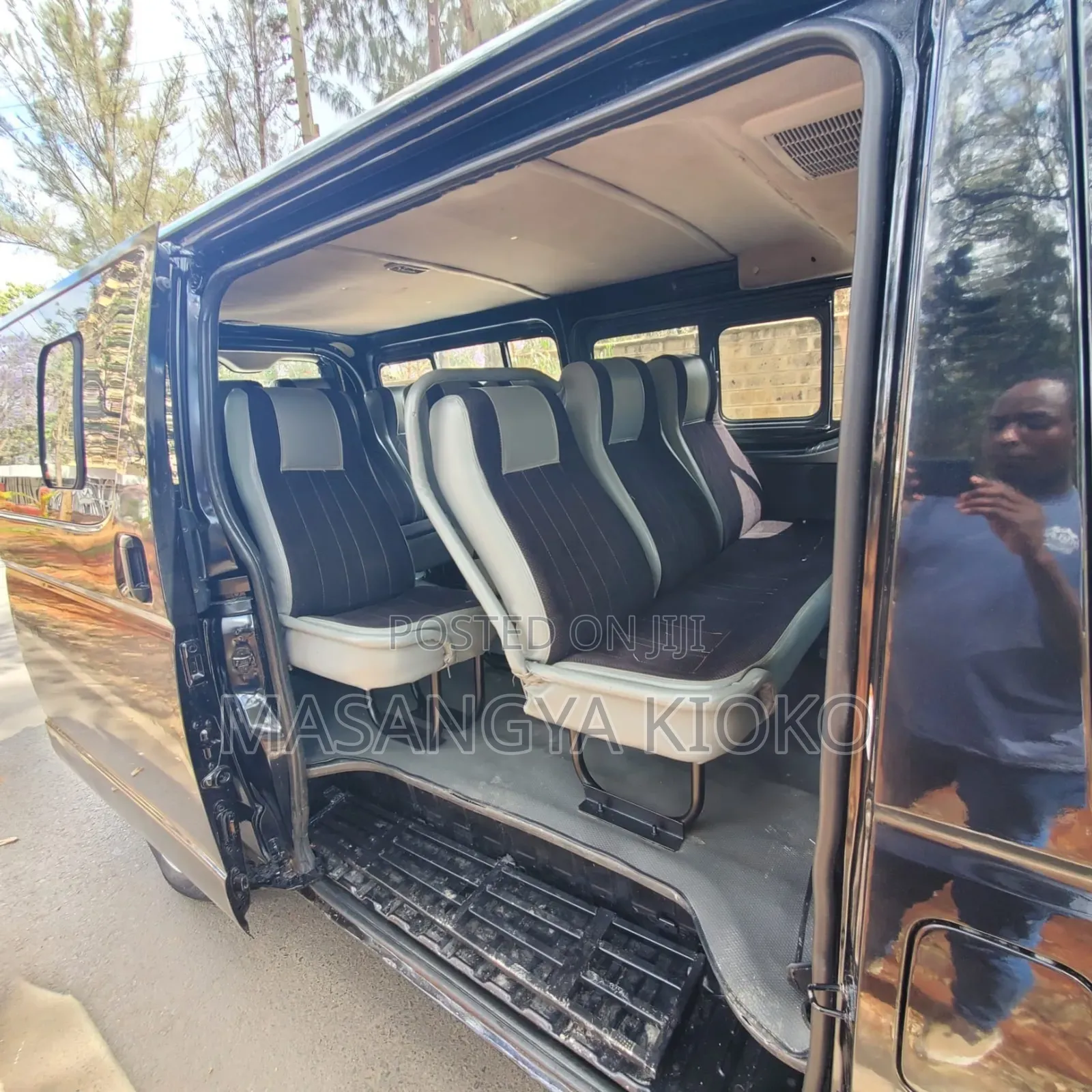 Toyota HiAce 2015 Black