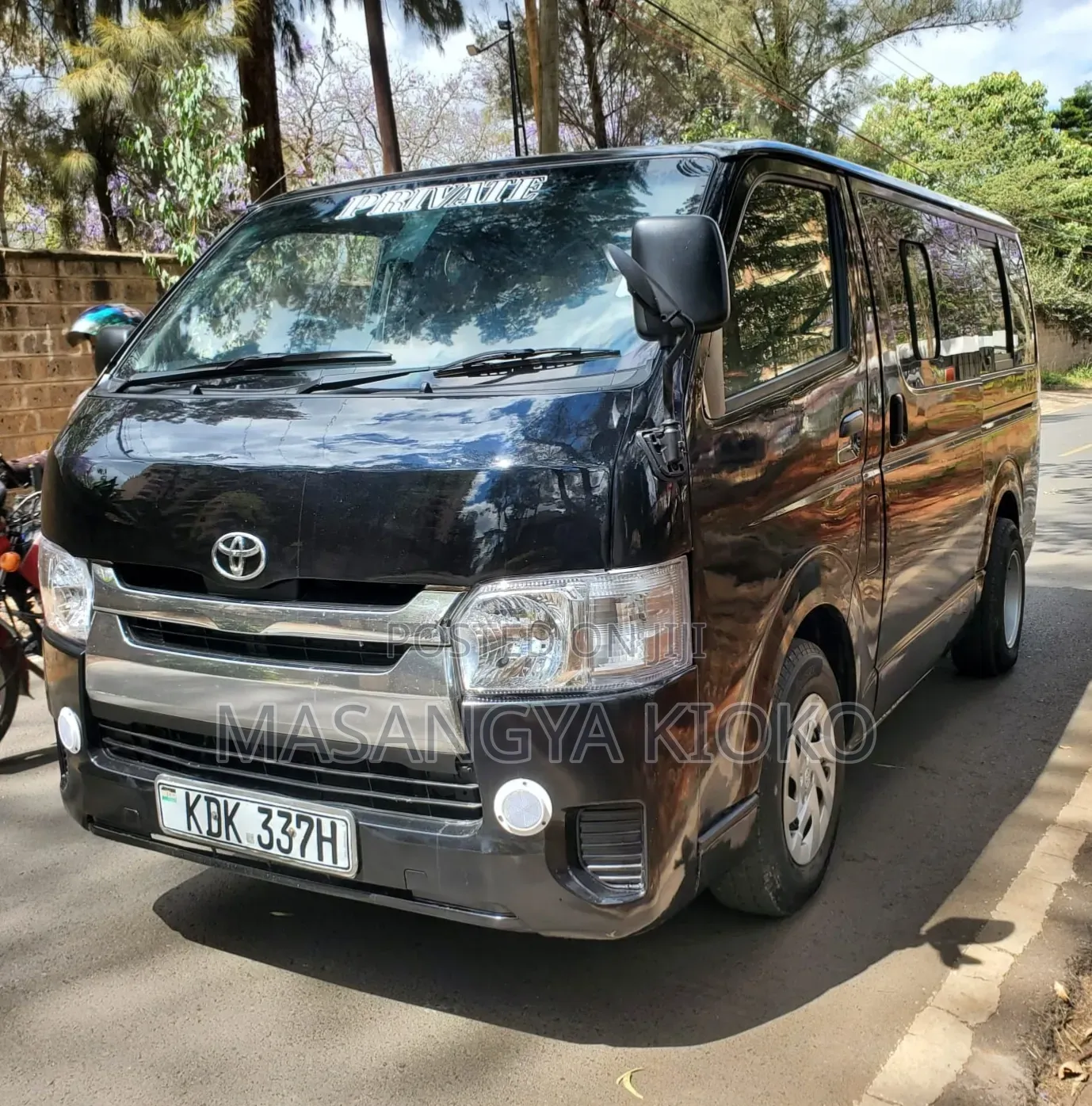 Toyota HiAce 2015 Black