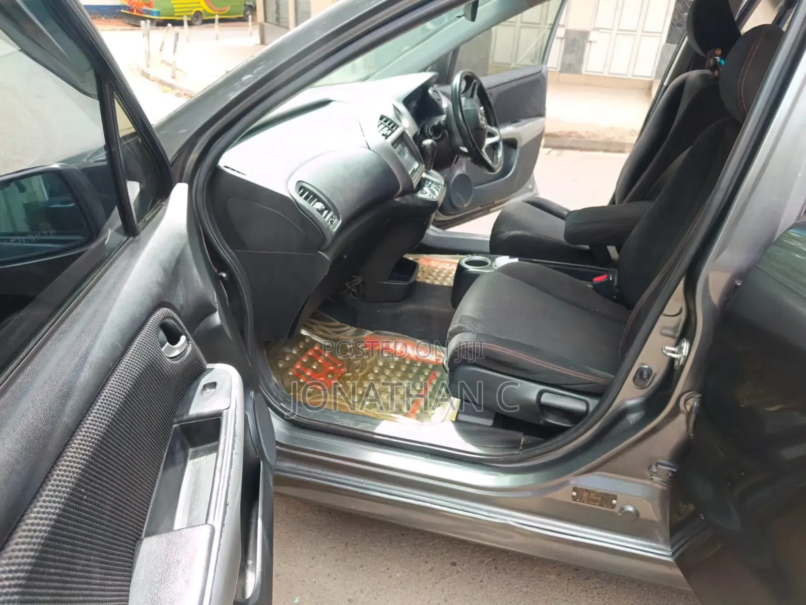 Honda Stream 1.7i ES 2012 Gray