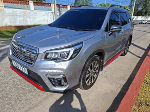Subaru Forester 2019 Silver