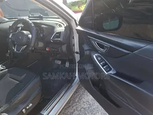 Subaru Forester 2019 Silver