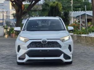 Toyota RAV4 2019 White