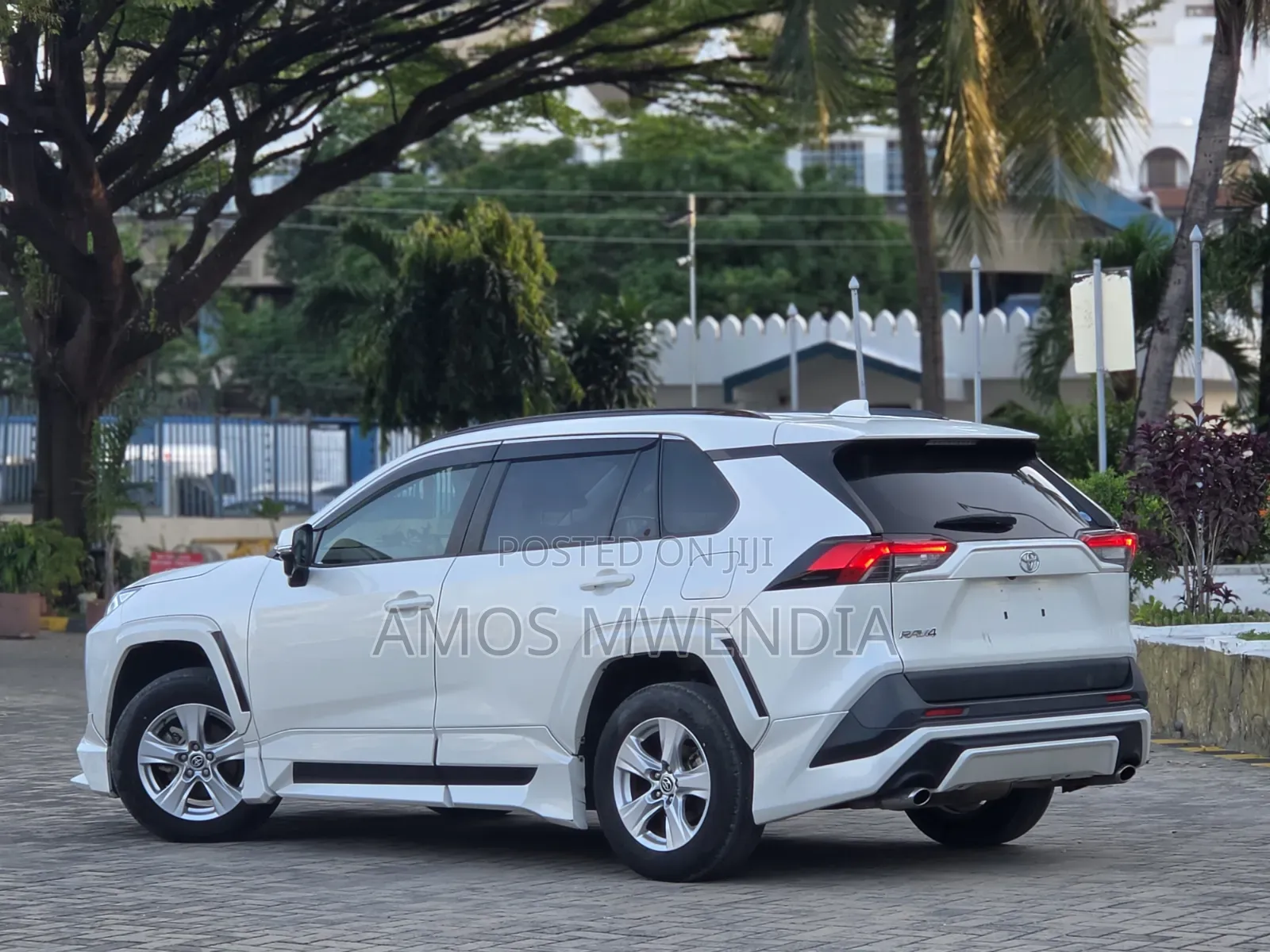 Toyota RAV4 2019 White