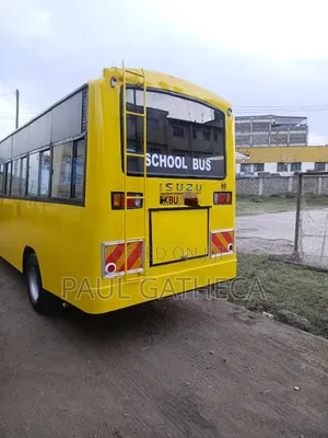Isuzu NQR 2012 Yellow
