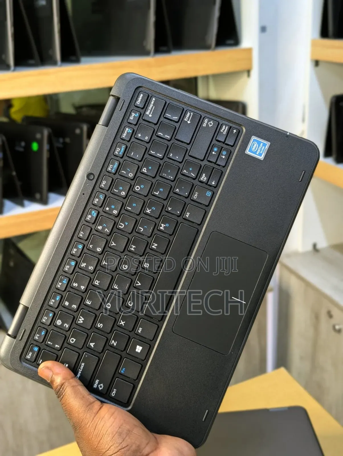 Laptop Dell Latitude 3190 2-in-1 4GB Intel Celeron SSD 128GB