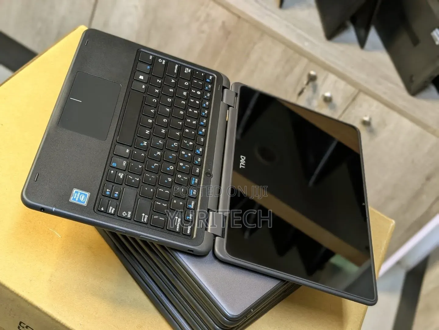 Laptop Dell Latitude 3190 2-in-1 4GB Intel Celeron SSD 128GB
