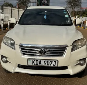 Toyota Vanguard 2013 White