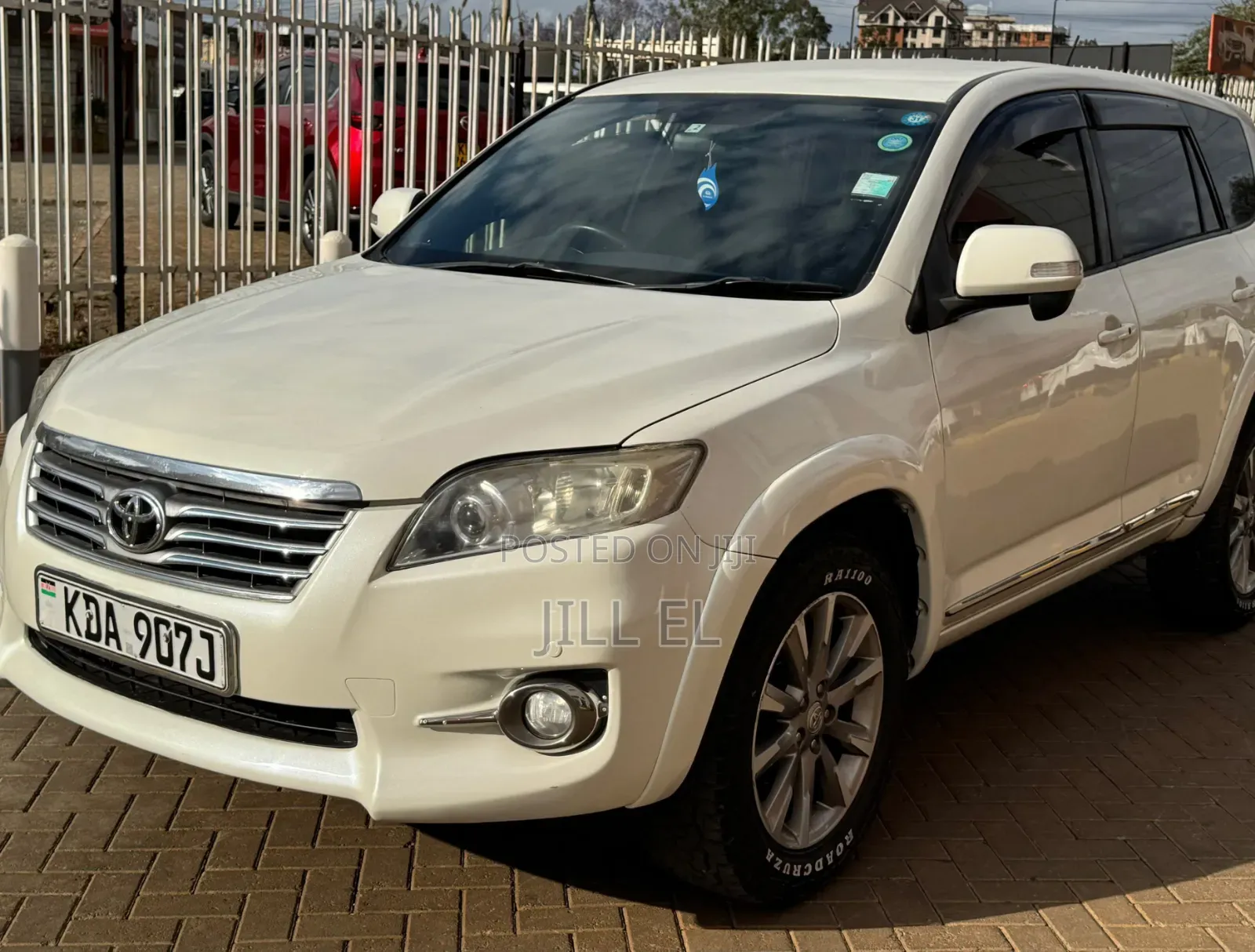 Toyota Vanguard 2013 White
