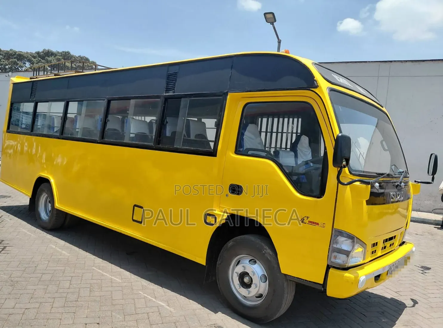 Isuzu NQR 2015 Yellow