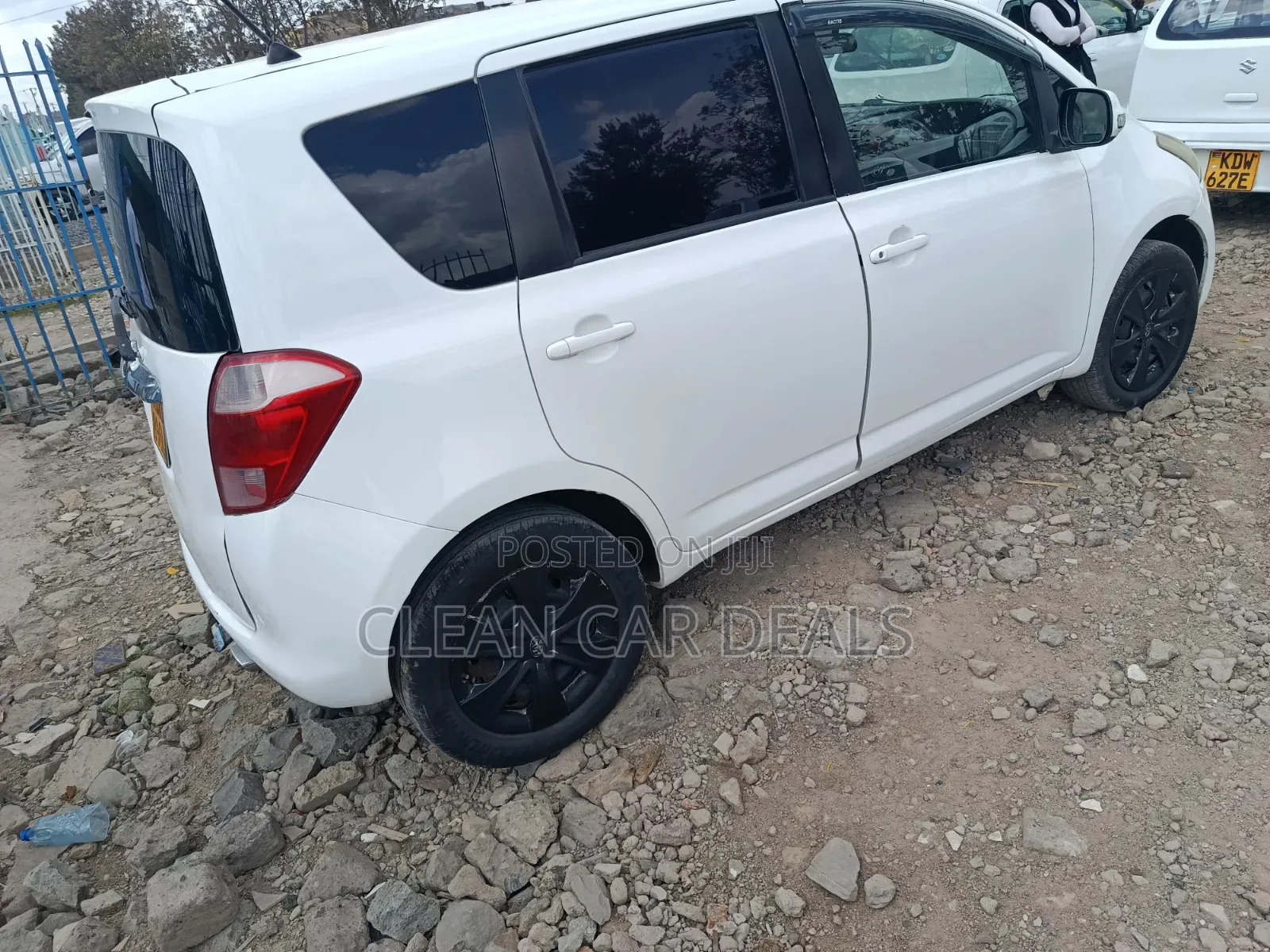 Toyota Ractis 2007 White