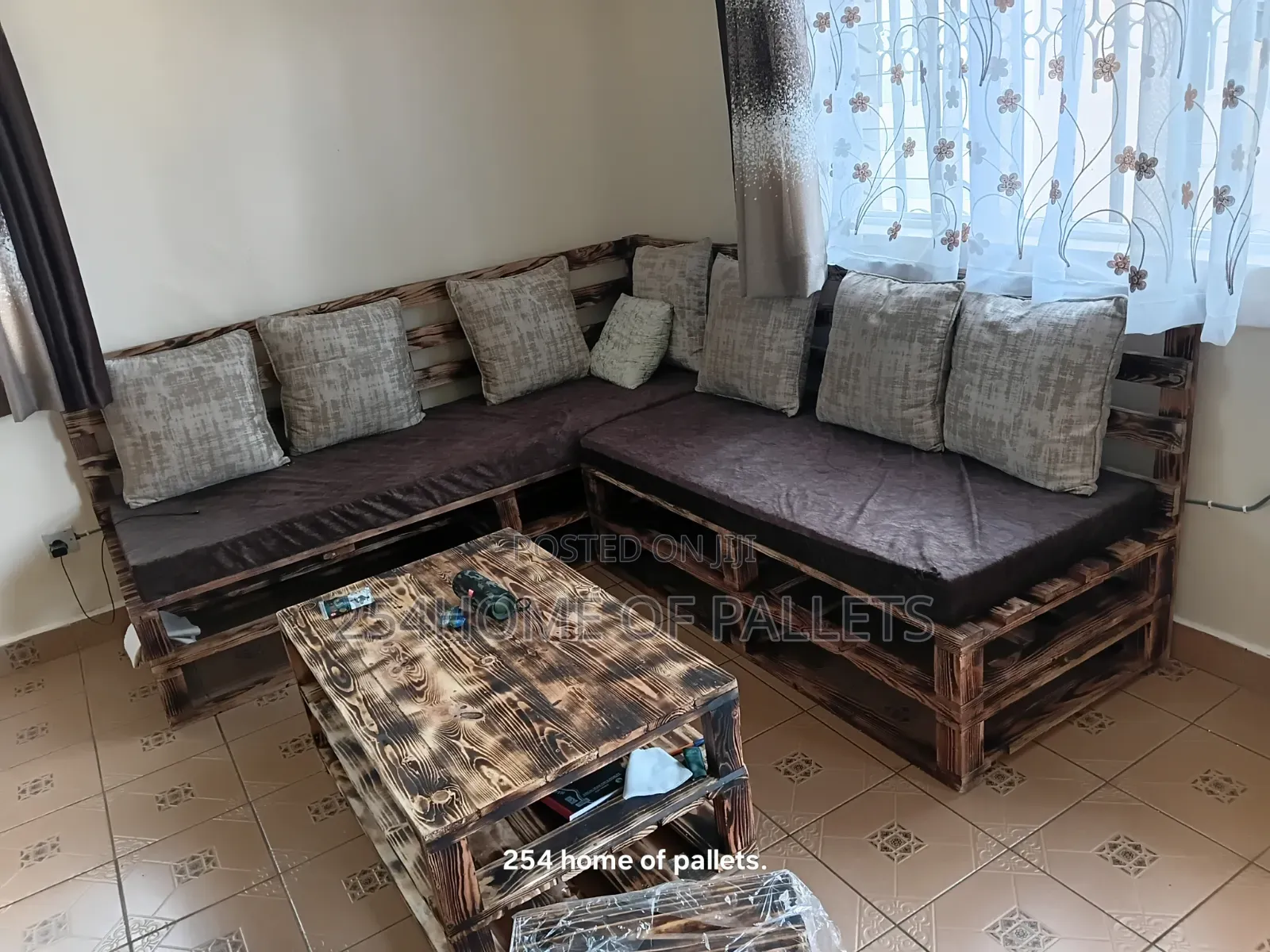 7 Seater Pallet Sofa Set With cushions.L.shaped