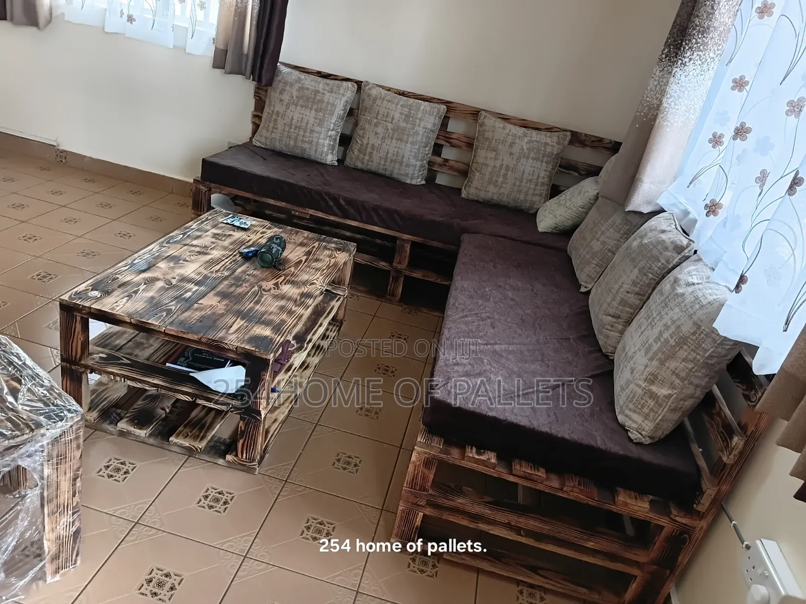 7 Seater Pallet Sofa Set With cushions.L.shaped