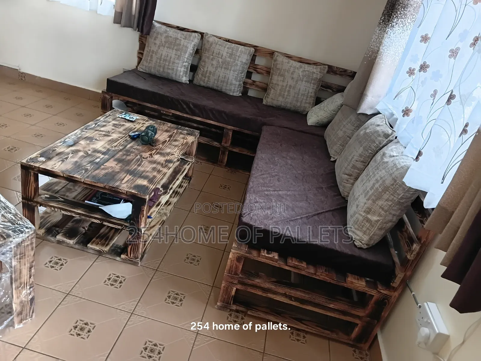 7 Seater Pallet Sofa Set With cushions.L.shaped