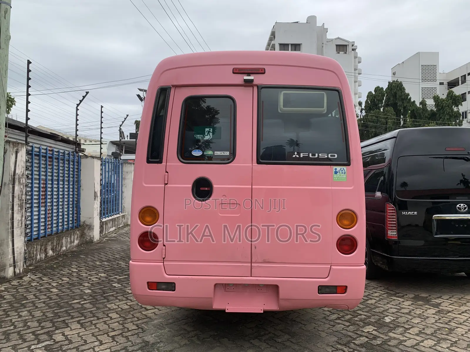 Mitsubishi Fuso Rosa 2019 Pink