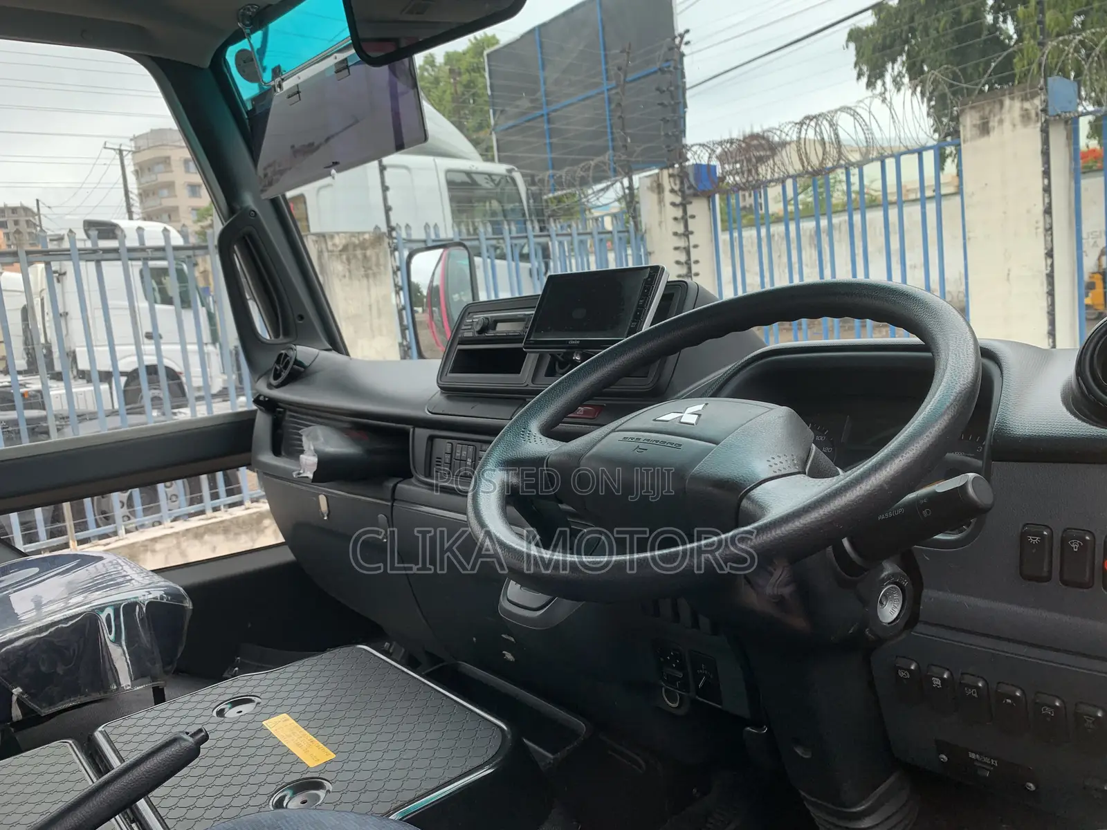Mitsubishi Fuso Rosa 2020 Pink