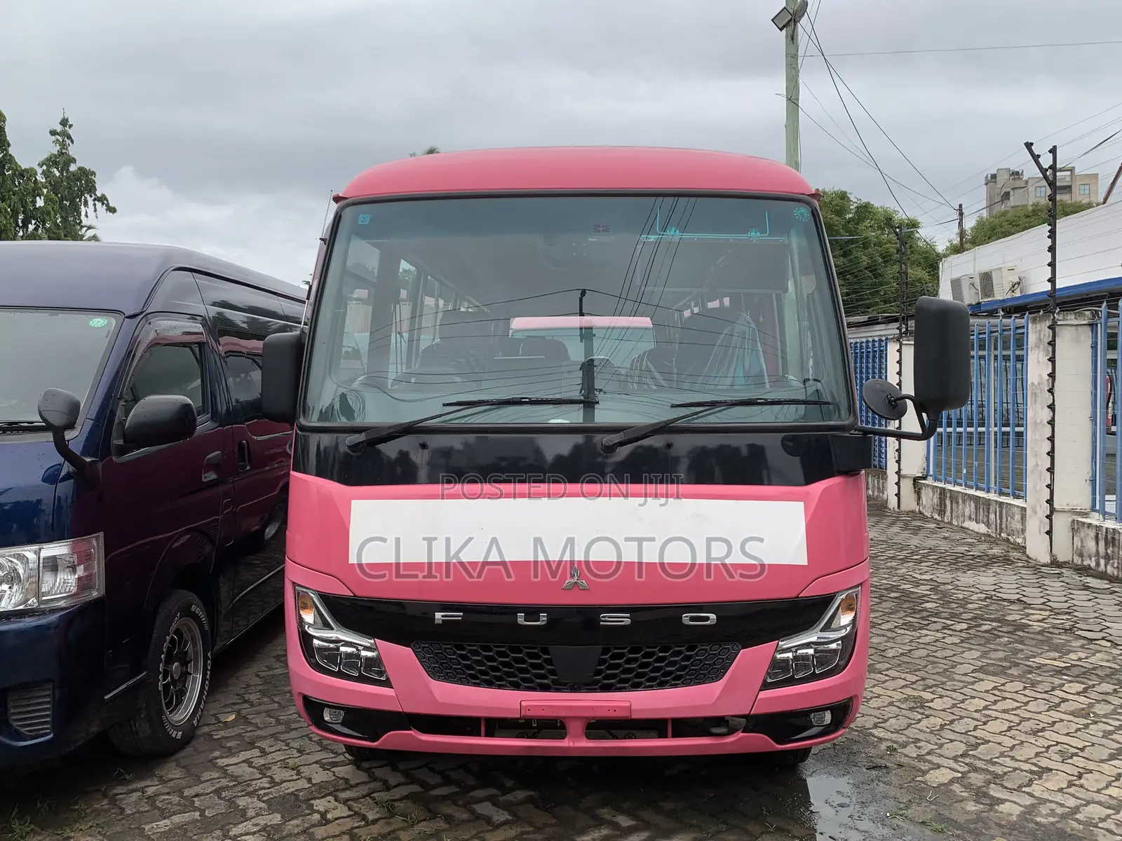 Mitsubishi Fuso Rosa 2020 Pink