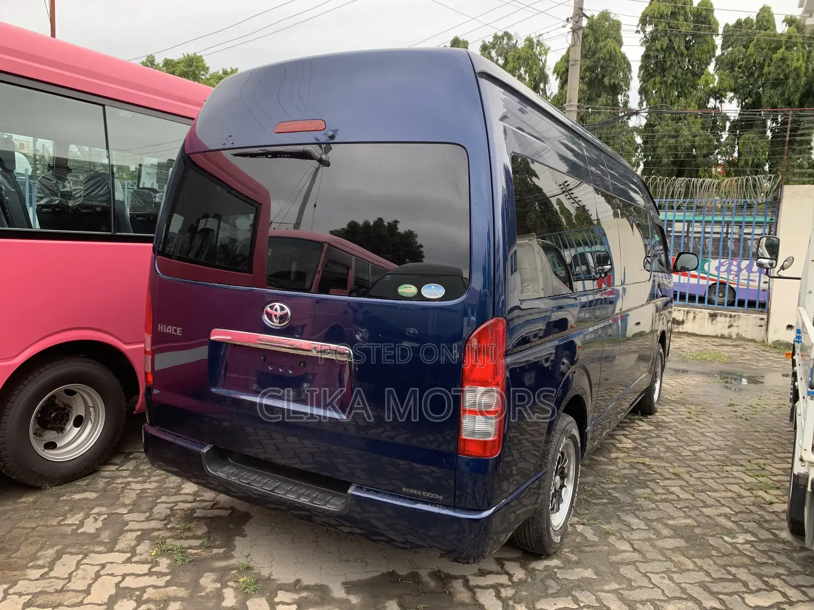 Toyota HiAce 2020 Blue