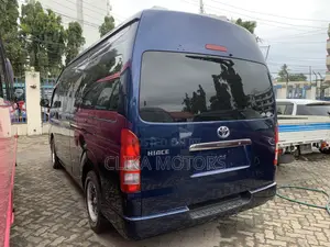 Toyota HiAce 2020 Blue