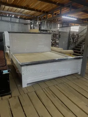 5x6 White Bed With Black Trim