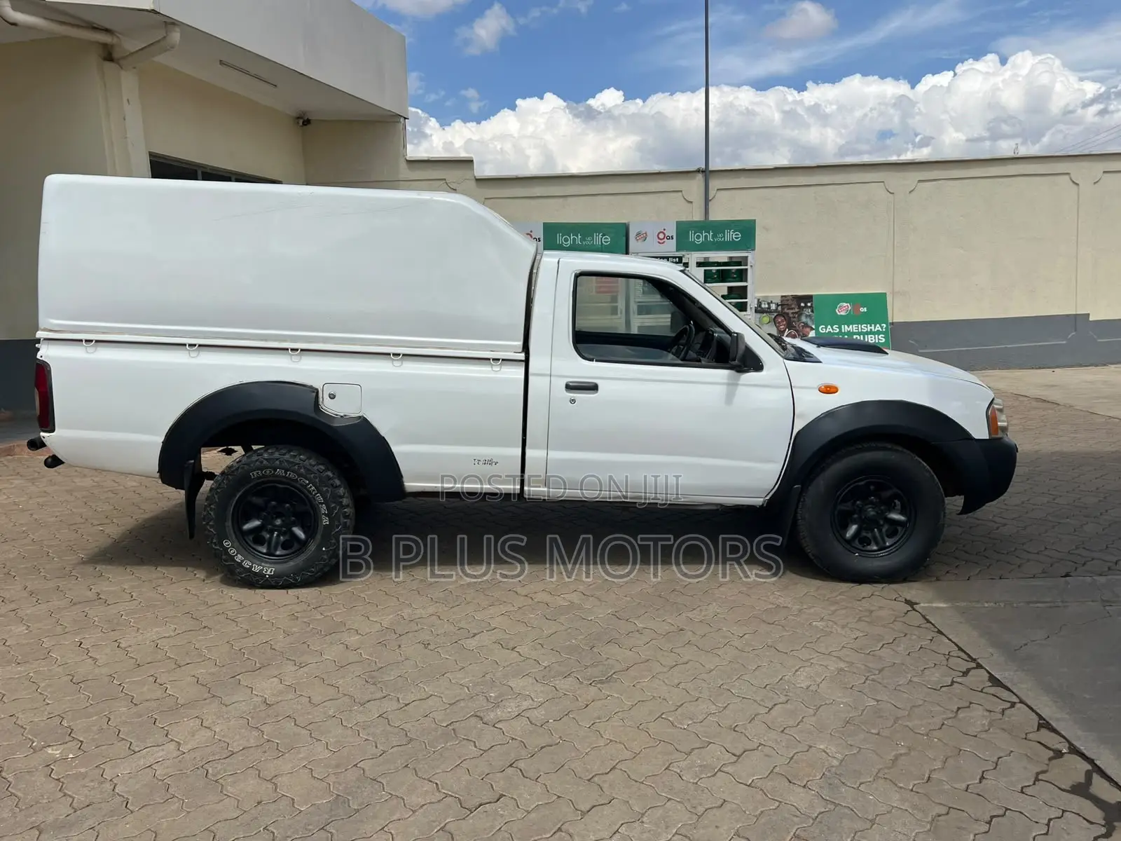 Nissan Hardbody 2000i 2006 White