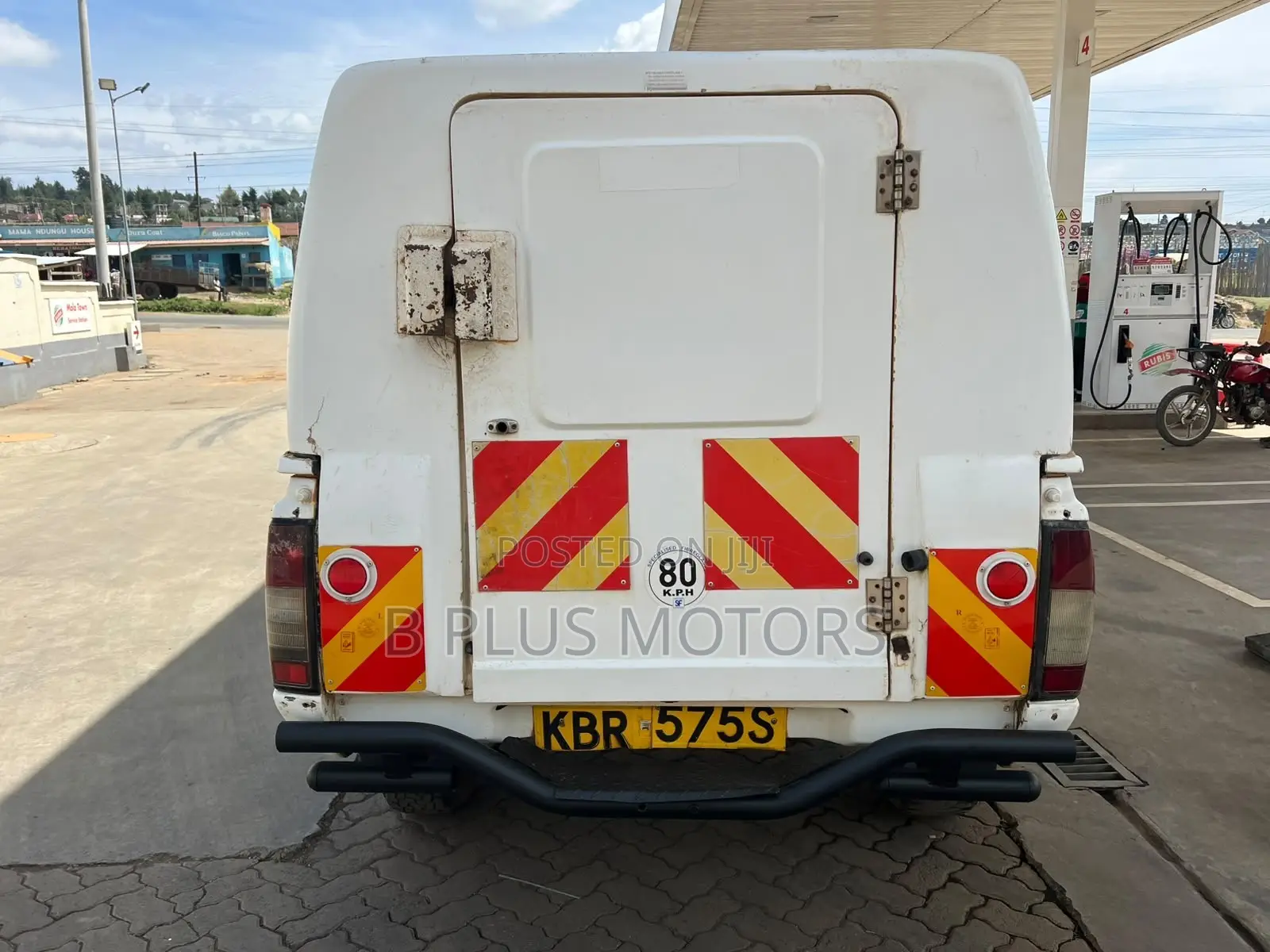 Nissan Hardbody 2000i 2006 White
