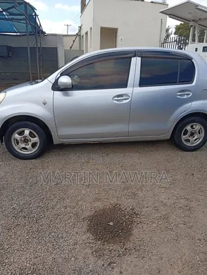 Toyota Passo 2012 Silver