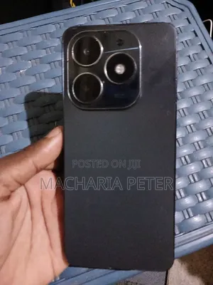 Tecno Spark 20 128 GB Blue