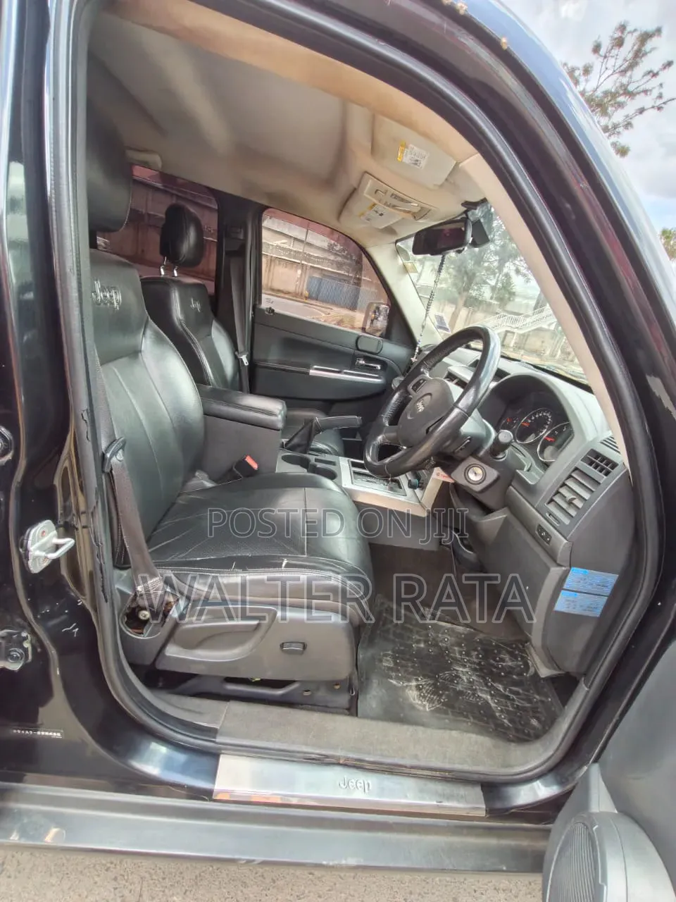 Jeep Cherokee 2010 Black